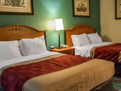 Lauderdale Gardens & Ft Lauderdale International Airport *