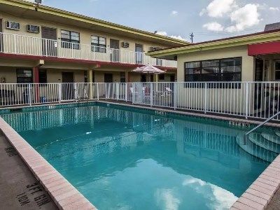 Lodge Lauderdale Gardens & Ft Lauderdale International Airport