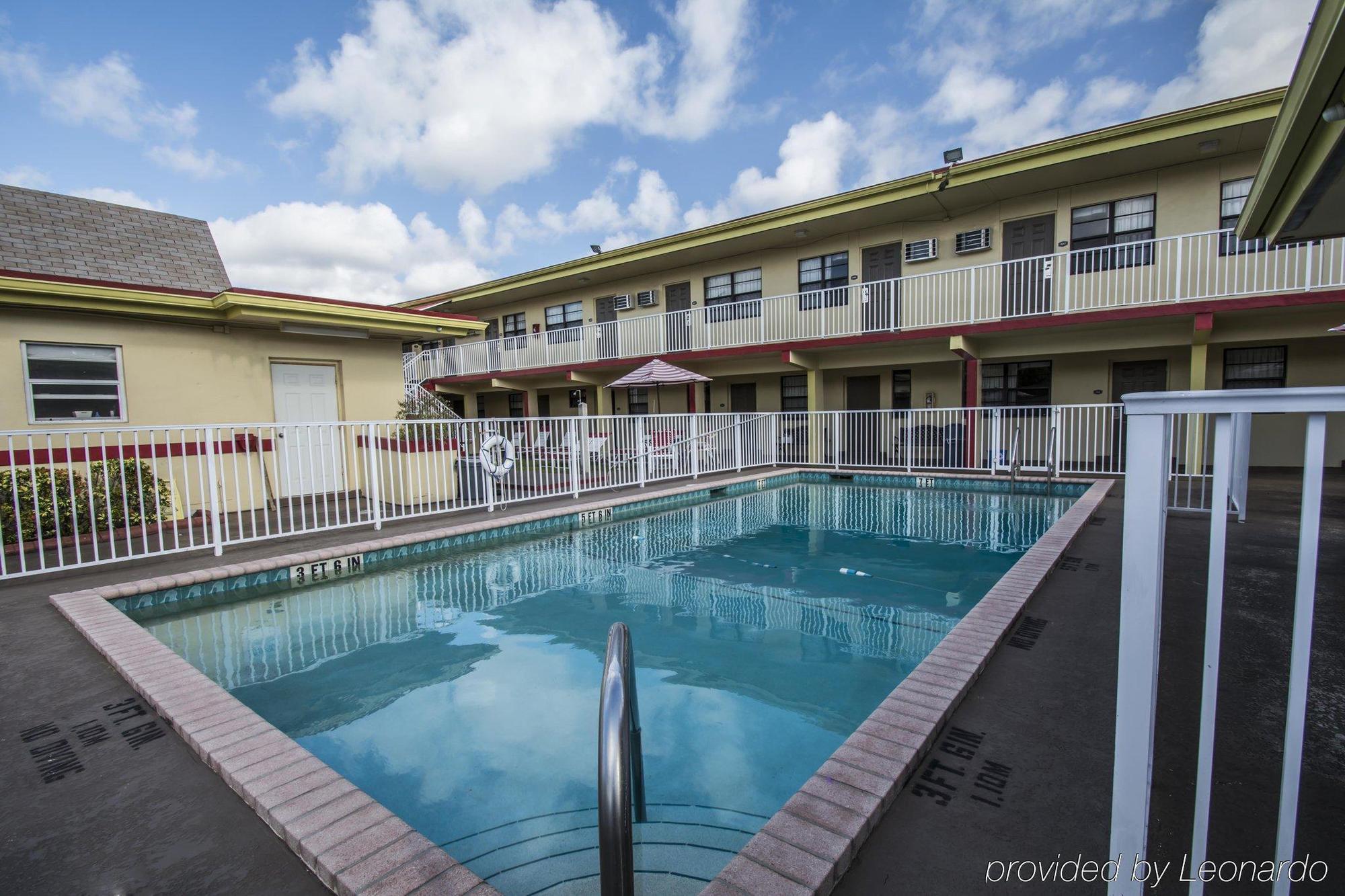 Lauderdale Gardens & Ft Lauderdale International Airport *