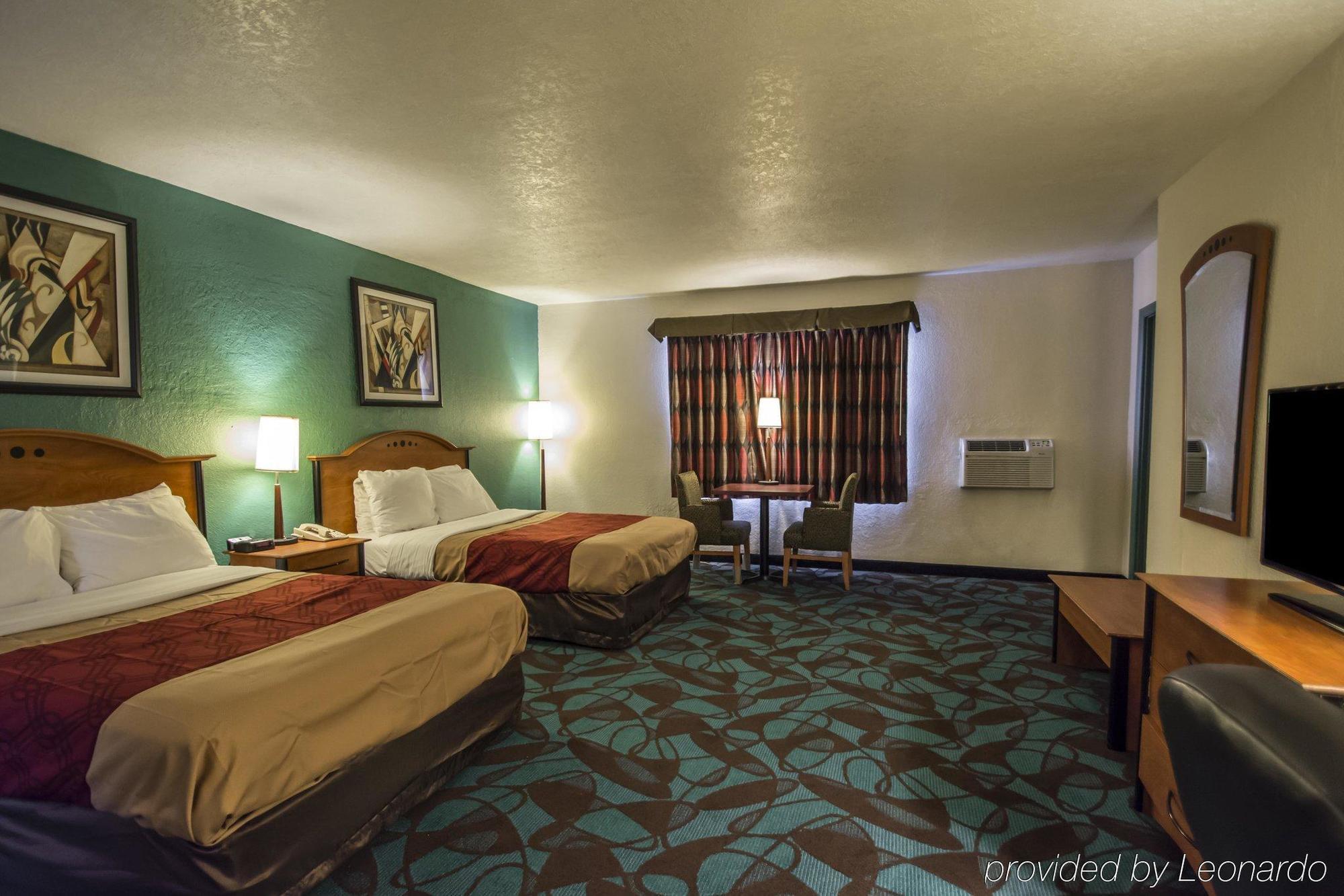 Lauderdale Gardens & Ft Lauderdale International Airport *